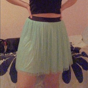 🖤mint flowy skirt🖤